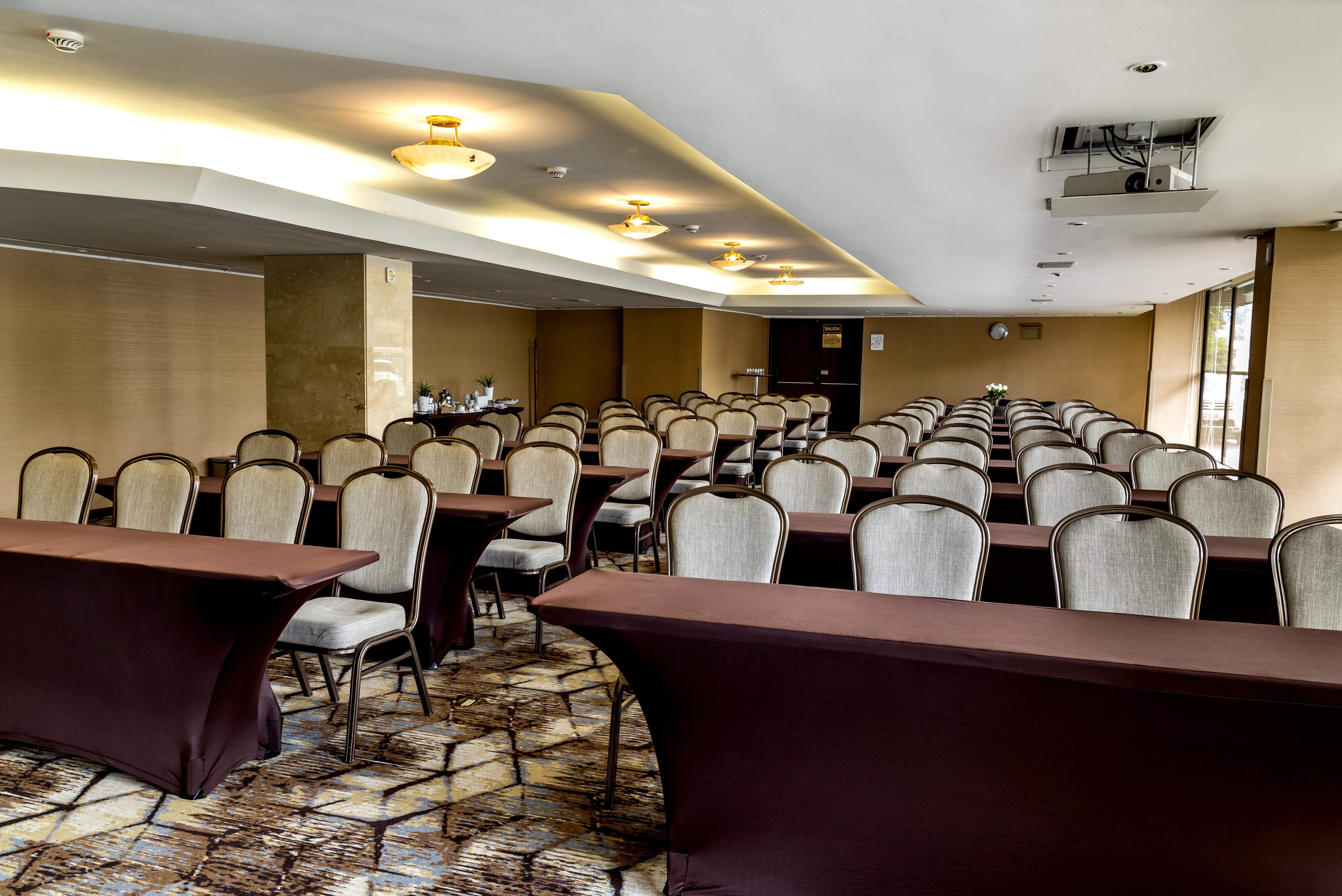 Bogota Plaza Hotel Ngoại thất bức ảnh A meeting room at the hotel