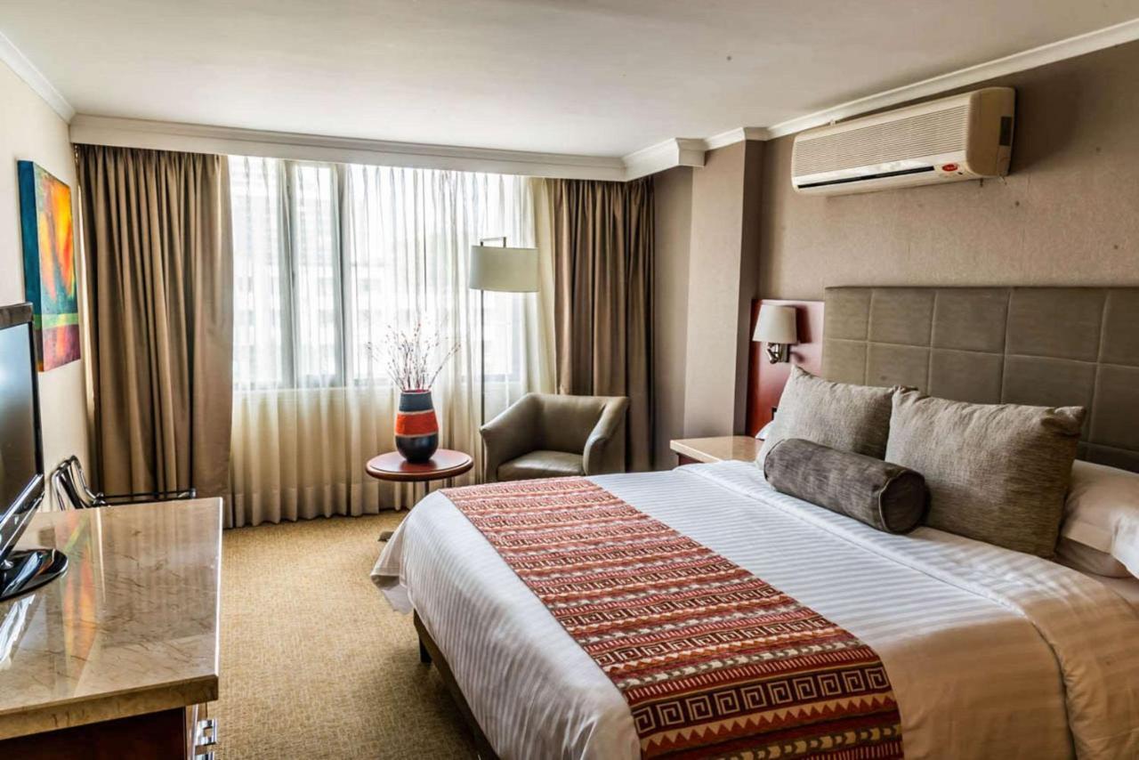 Bogota Plaza Hotel Ngoại thất bức ảnh A room at the hotel